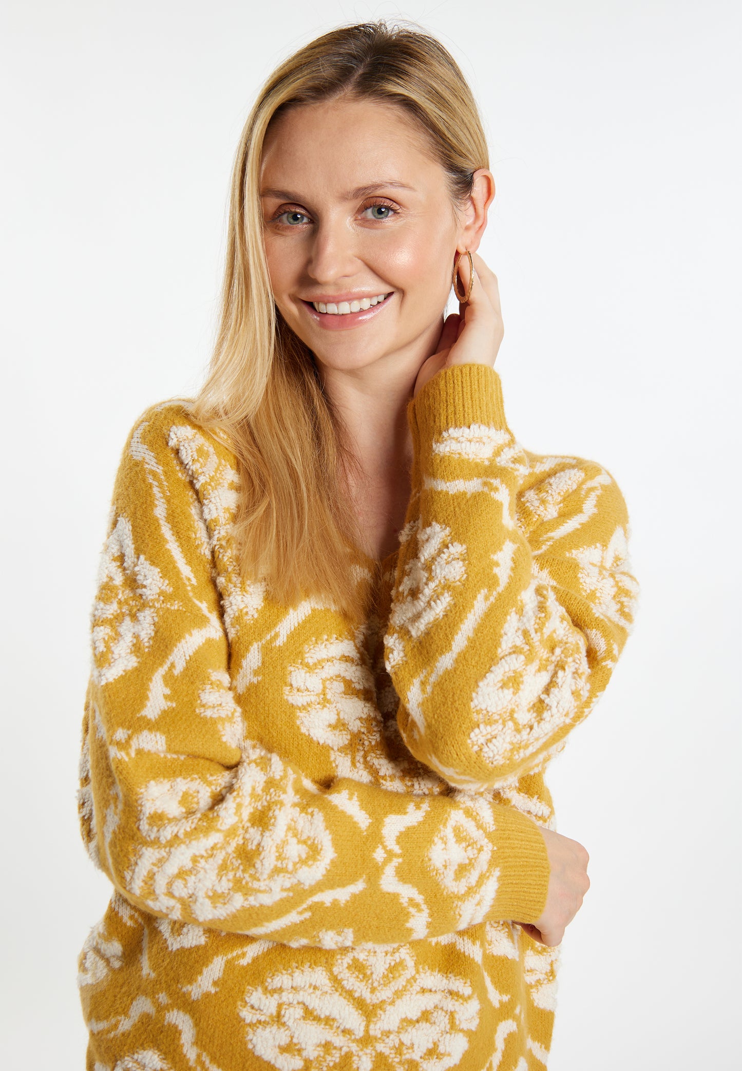 usha Women's Knitted Sweater